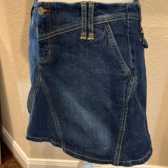 BCBG Maxazria Jeans Denim Skirt Size 4 - Picture 5 of 16